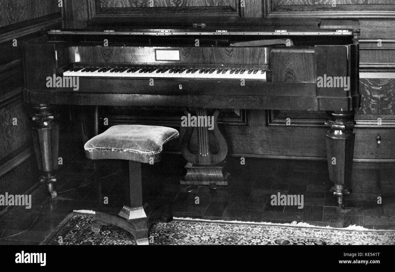 Piano pianos music immagini e fotografie stock ad alta risoluzione - Alamy
