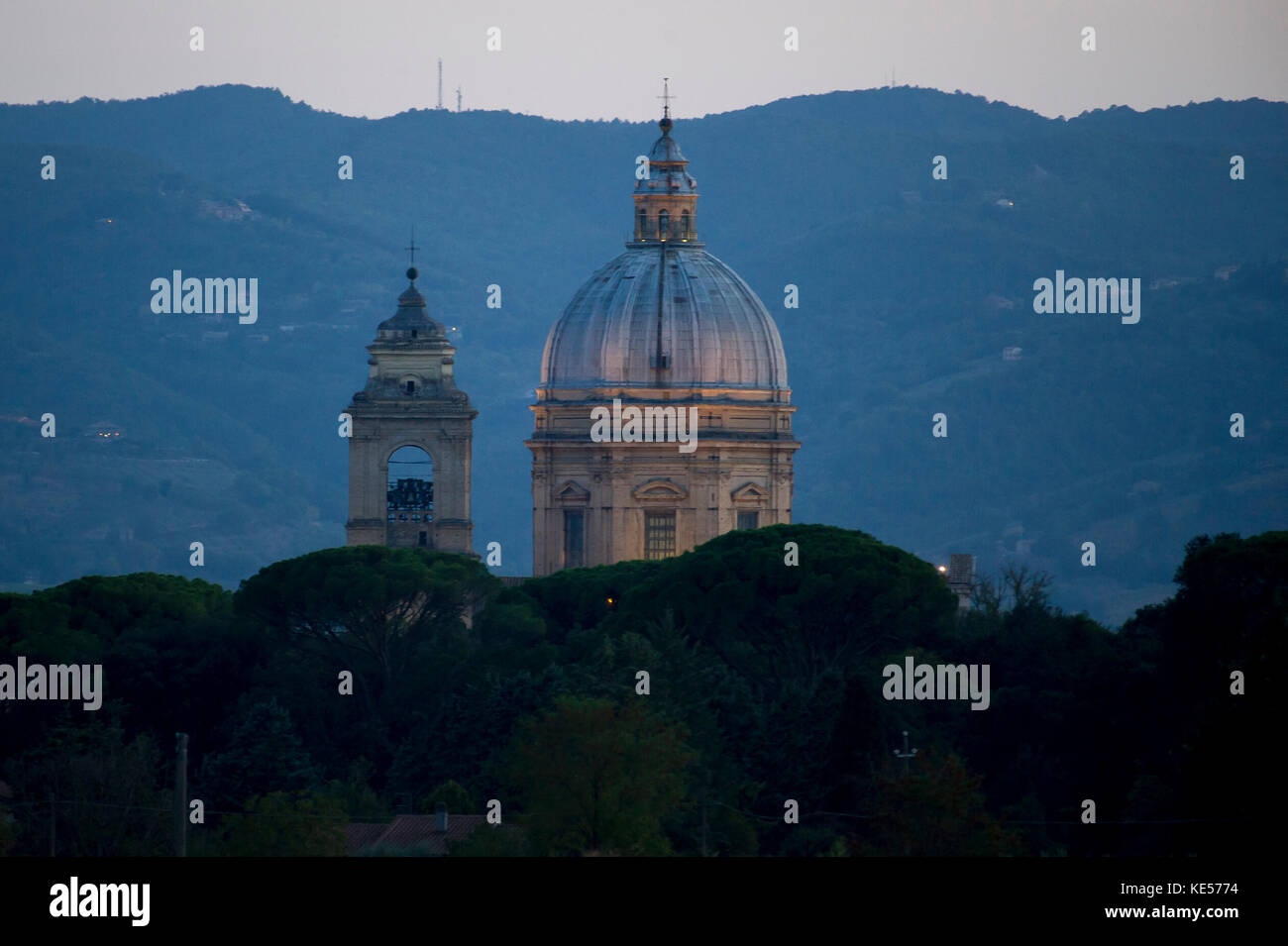 Manieristici Basilica Papale di Santa Maria degli Angeli (papale Basilica di Santa Maria degli Angeli) che racchiude il IX secolo chiesetta chiamata Porz Foto Stock