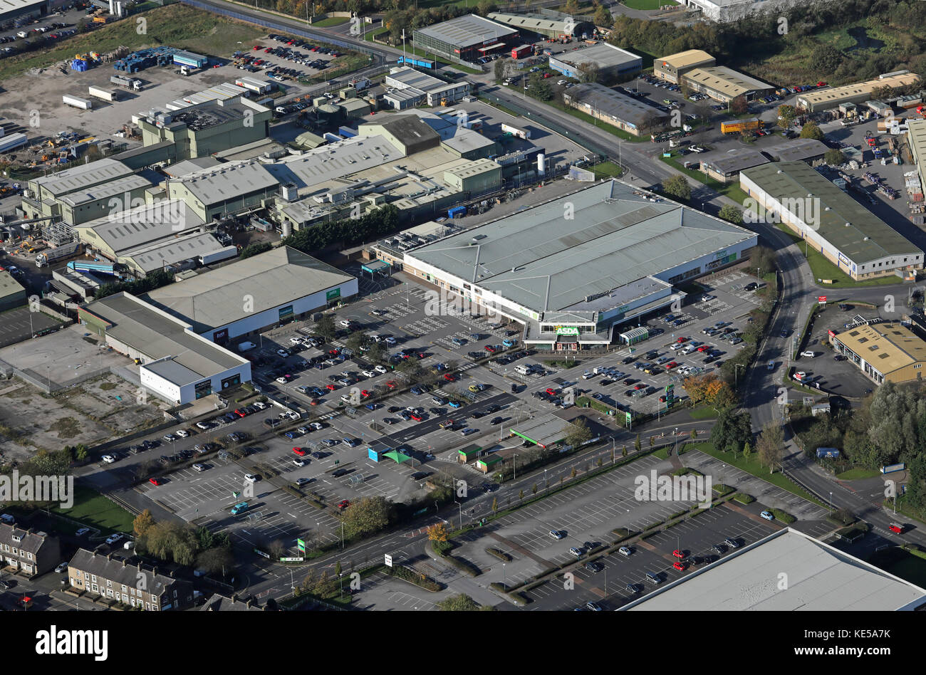 Vista aerea della Corporation Street Retail Park, COLNE LANCASHIRE, Regno Unito Foto Stock