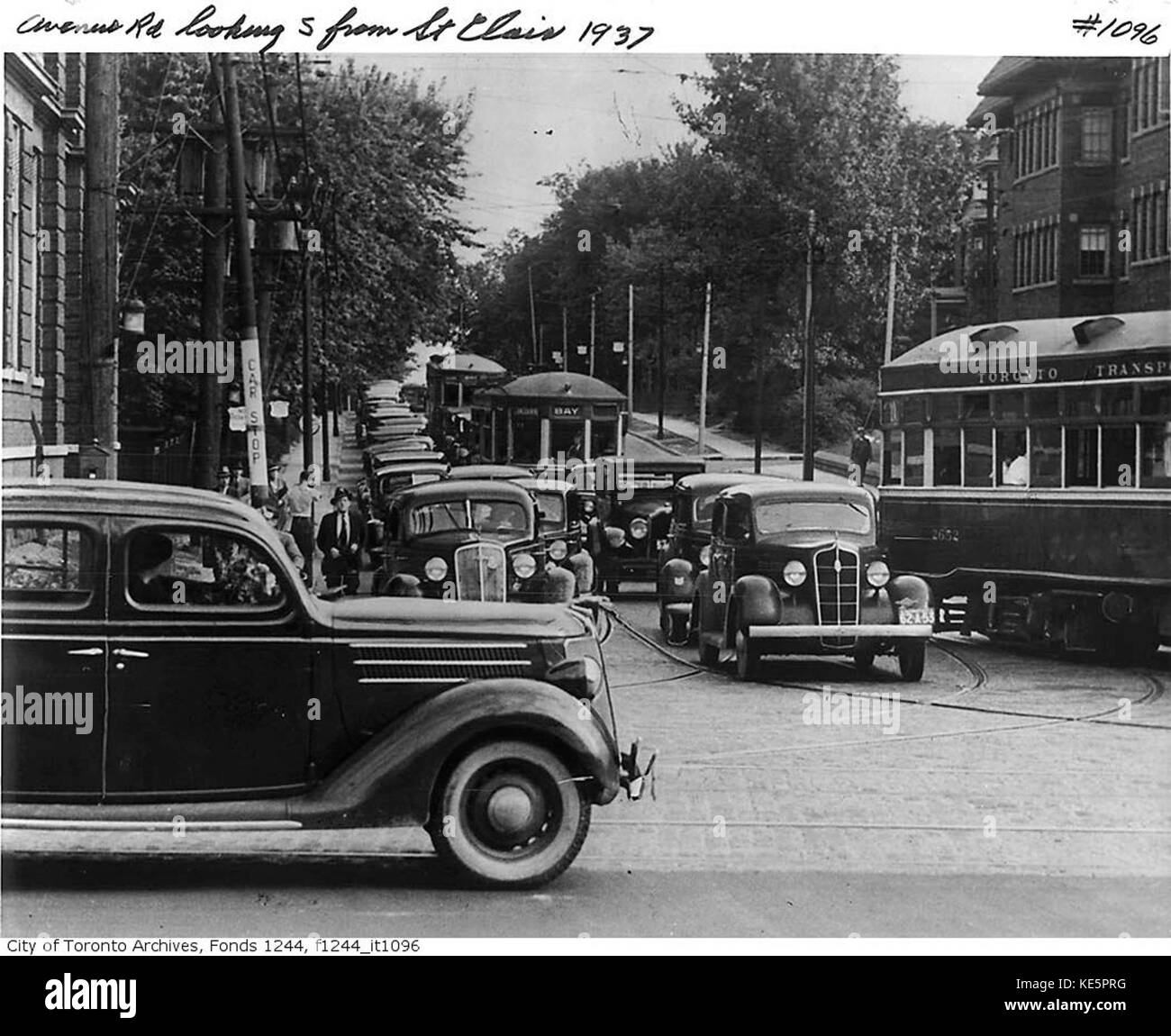 Avenue Road, guardando a sud di St. Clair Avenue West Foto Stock