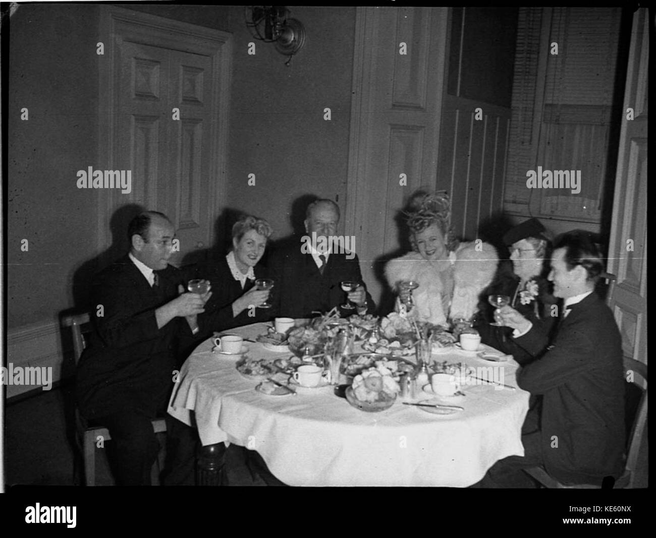 27075 Marjorie Lawrence a Roosevelt nightclub Foto Stock