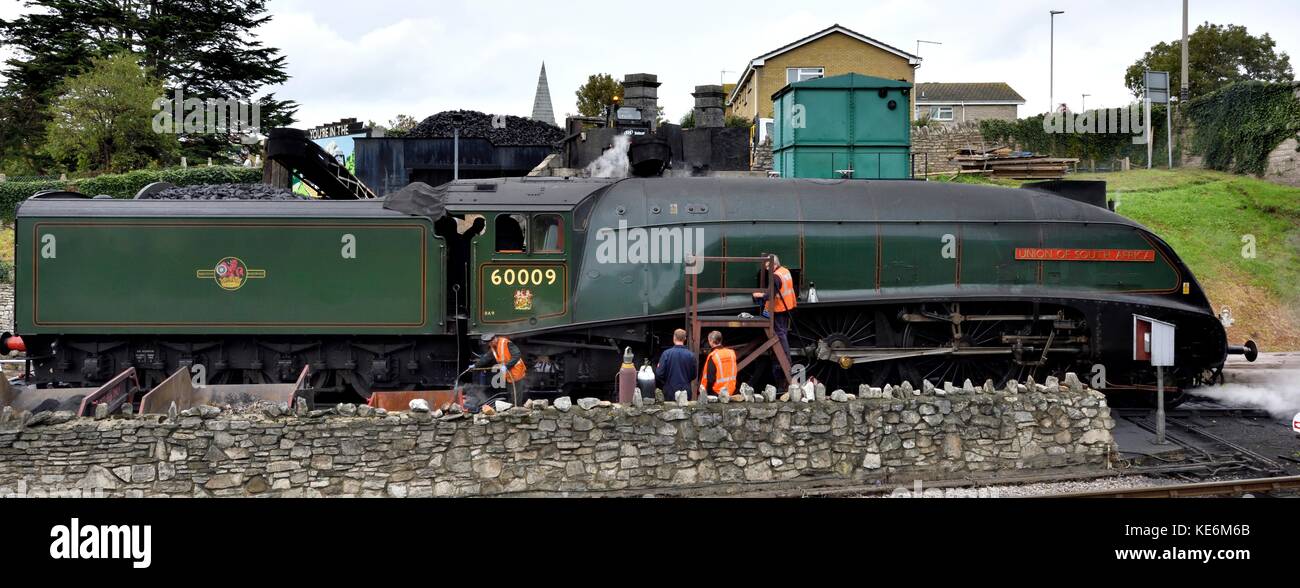 6009 A4 pacific locomotiva a vapore unione del Sud Africa in un capannone presso la stazione ferroviaria di Swanage Inghilterra Dorset Regno Unito Foto Stock