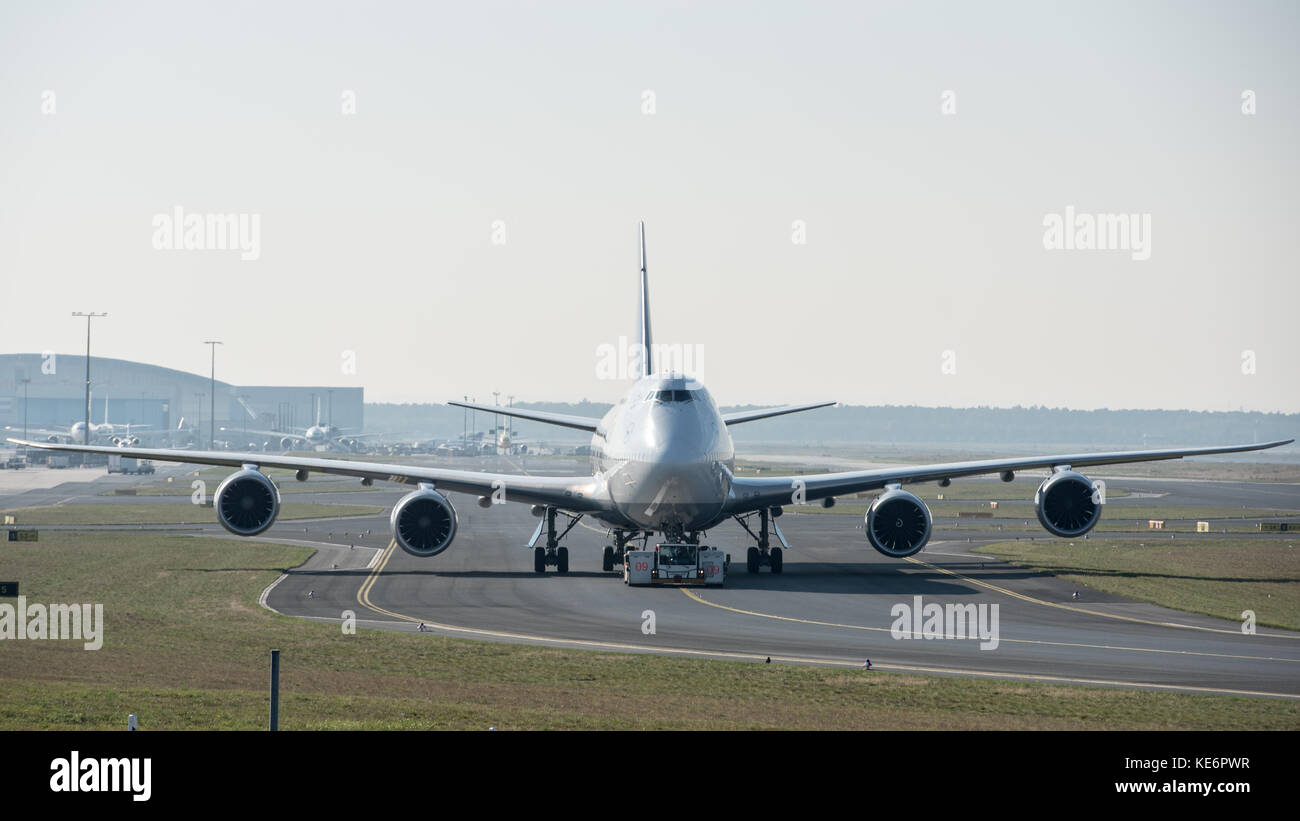 Reisen, Deutschland, Hessen, Francoforte sul meno, Flughafen, ottobre 18. Eine Boeing 747-830 mit der Kennung D-ABYM rott auf das Startfeld des Frankfurt Foto Stock