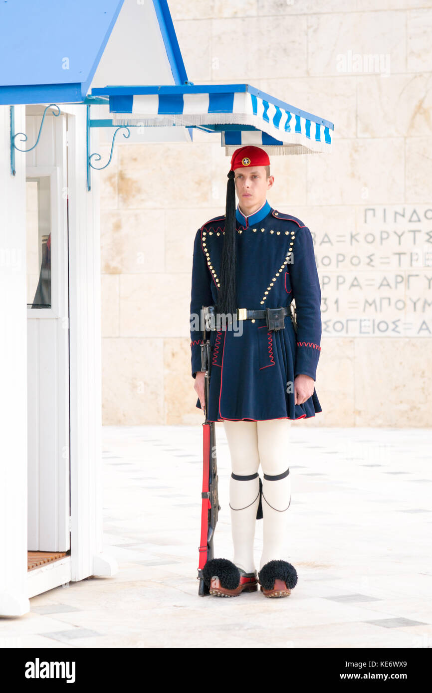 Cambio della guardia al Palazzo del Parlamento della Grecia. Atene. Novembre 15, 2016. Foto Stock