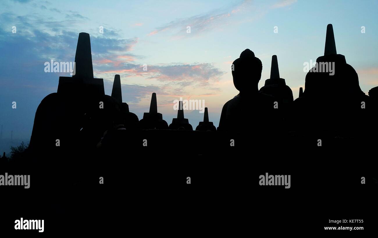 Sunrise nel tempio di Borobudur indonesia Foto Stock