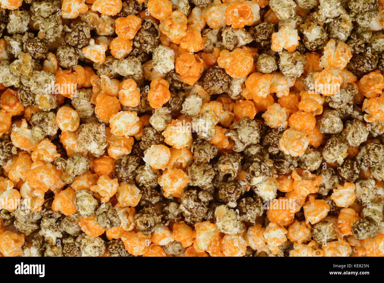 Halloween arancione e nero liquirizia popcorn Foto Stock