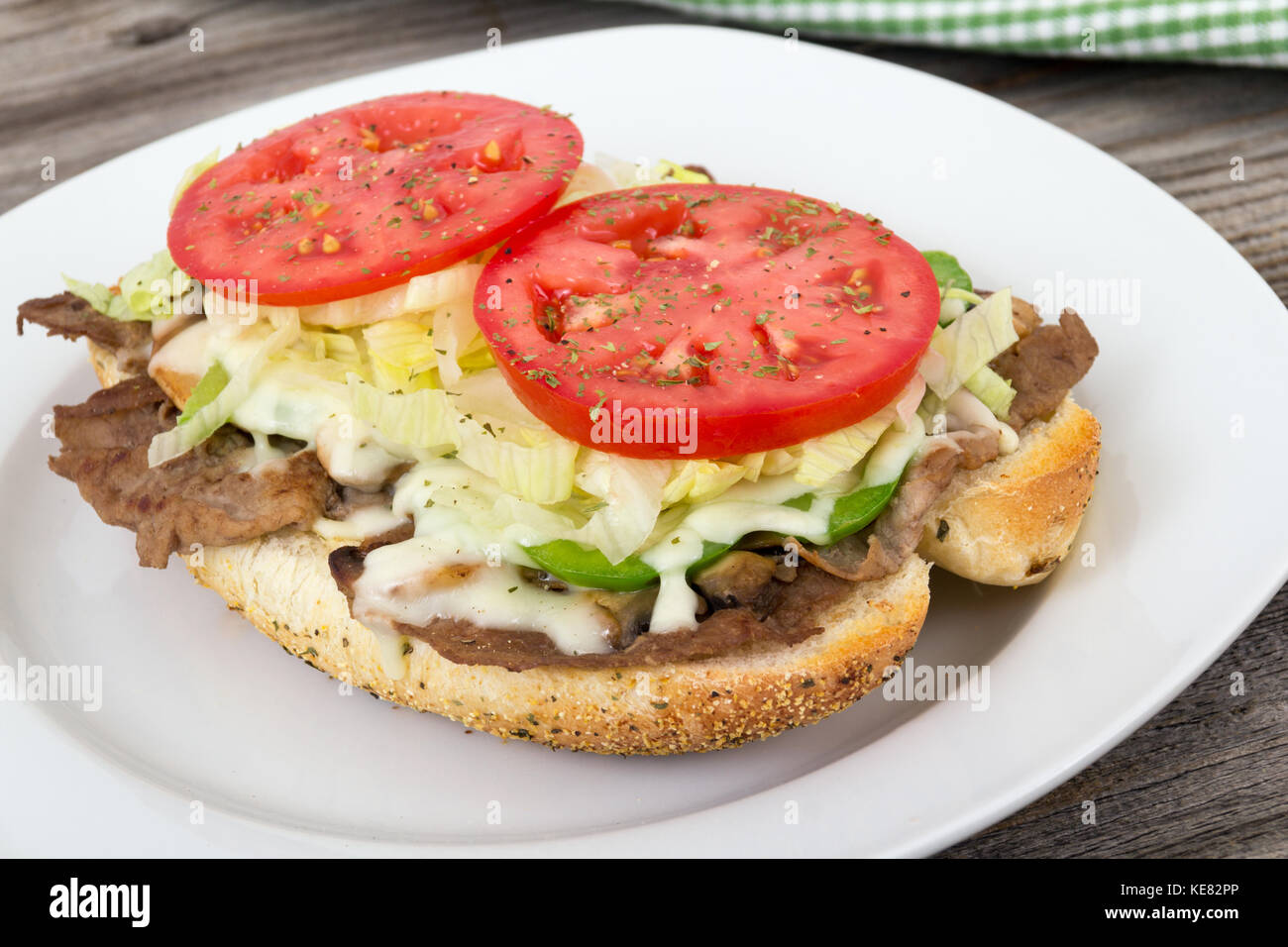Carni bovine sotto panino philly bistecca con funghi e formaggio Foto Stock