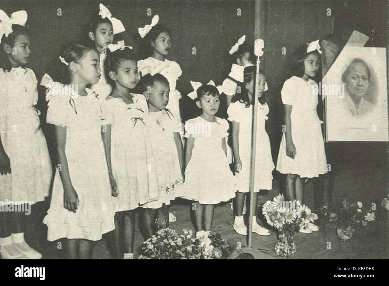 Bambini al giorno Kartini celebrazione, Wanita di Indonesia p70 (Komisariat Agung) Foto Stock