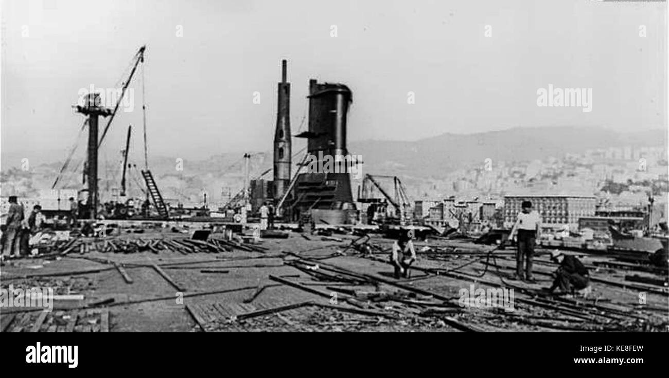 RN Aquila in allestimento nel 1943 Foto Stock