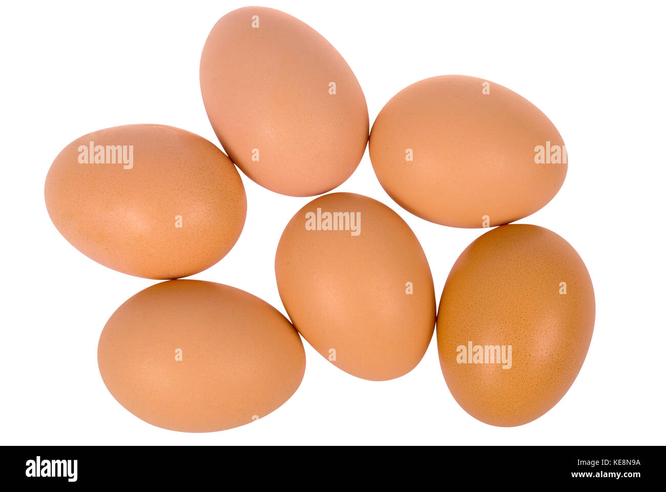 Sei uova. isolato su uno sfondo bianco. tracciato di ritaglio all'interno. Foto Stock