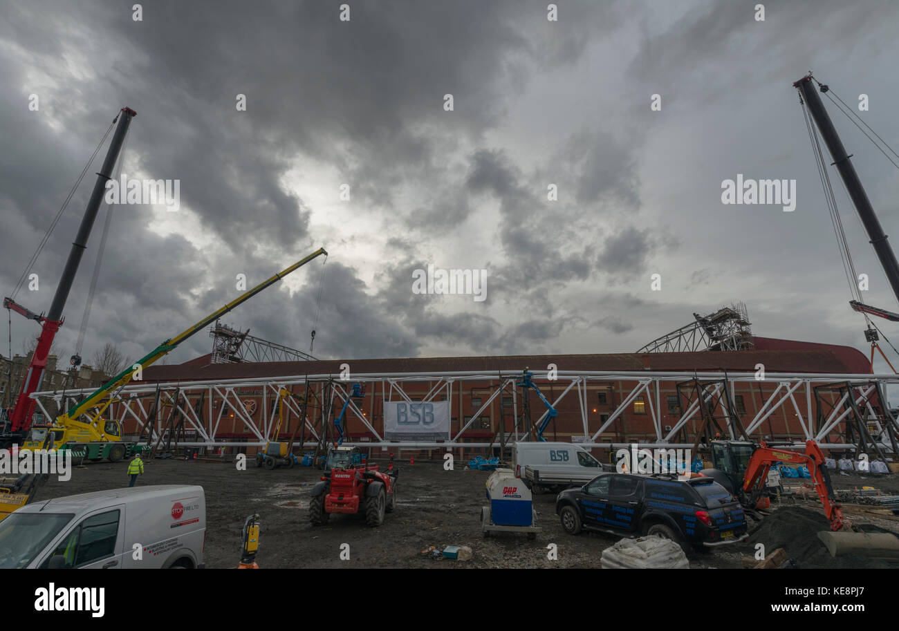 L'Archibald Leitch progettato cavalletto principale a Tynecastle viene sostituito nella ricostruzione dei cuori " campo di calcio, Edimburgo, Scozia, Regno Unito Foto Stock