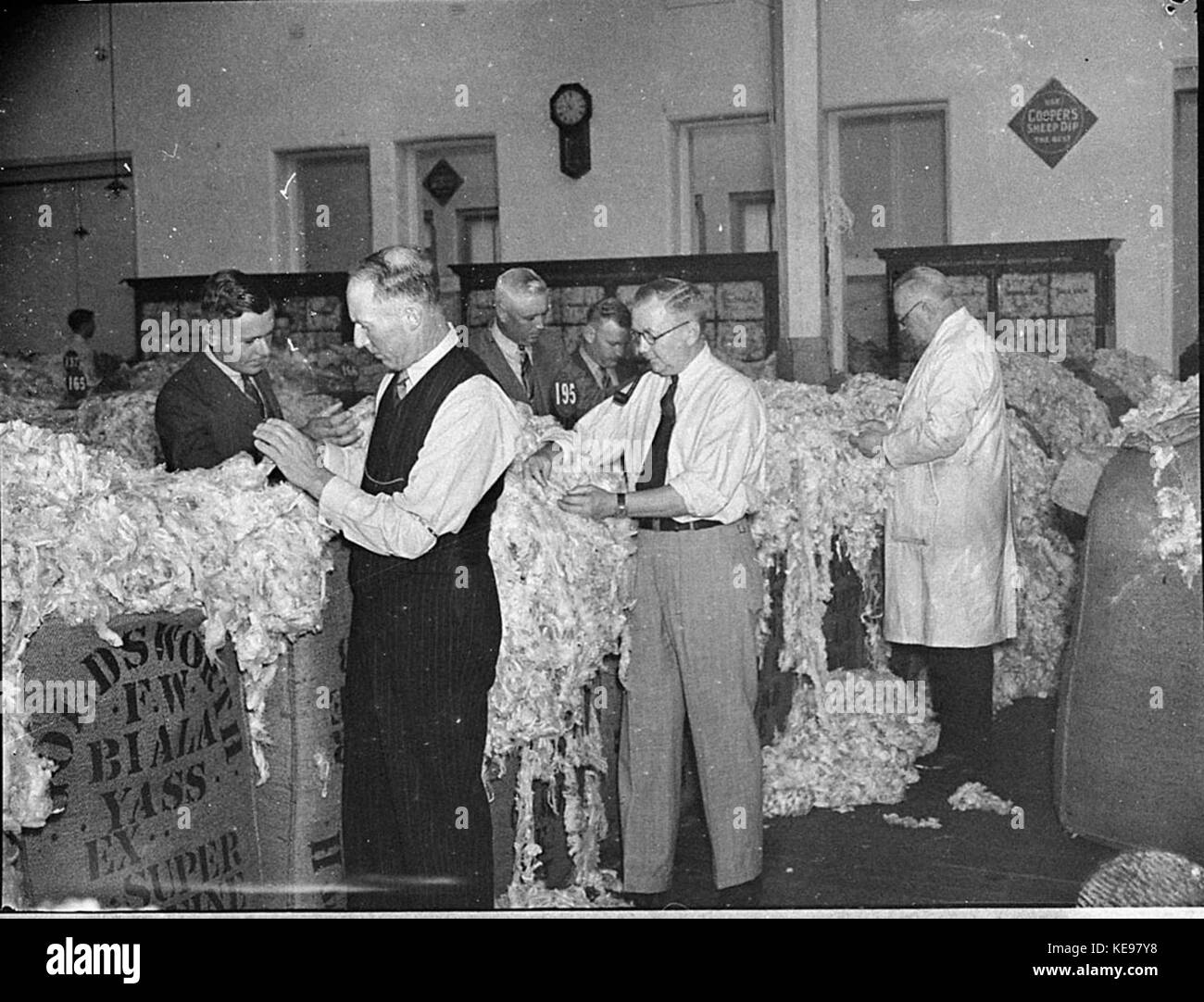 33672 Lana classifica e acquirenti di prese per la vita di paese Newspaper Ltd Foto Stock