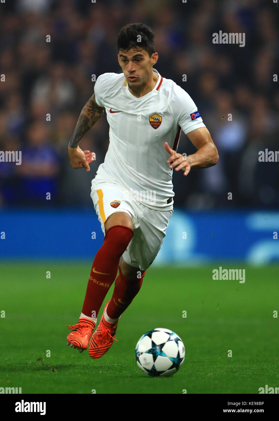 Diego Perotti di Roma durante la UEFA Champions League, partita del Gruppo C a Stamford Bridge, Londra. Foto Stock