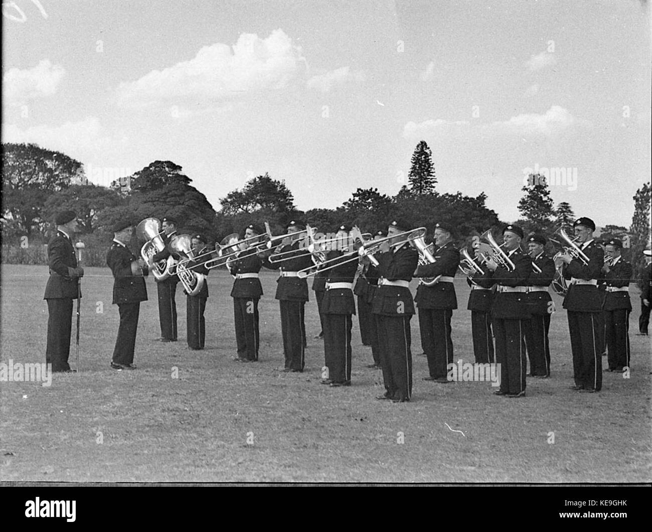 Senior 37154 St Johns Ambulance parade Government House Foto Stock