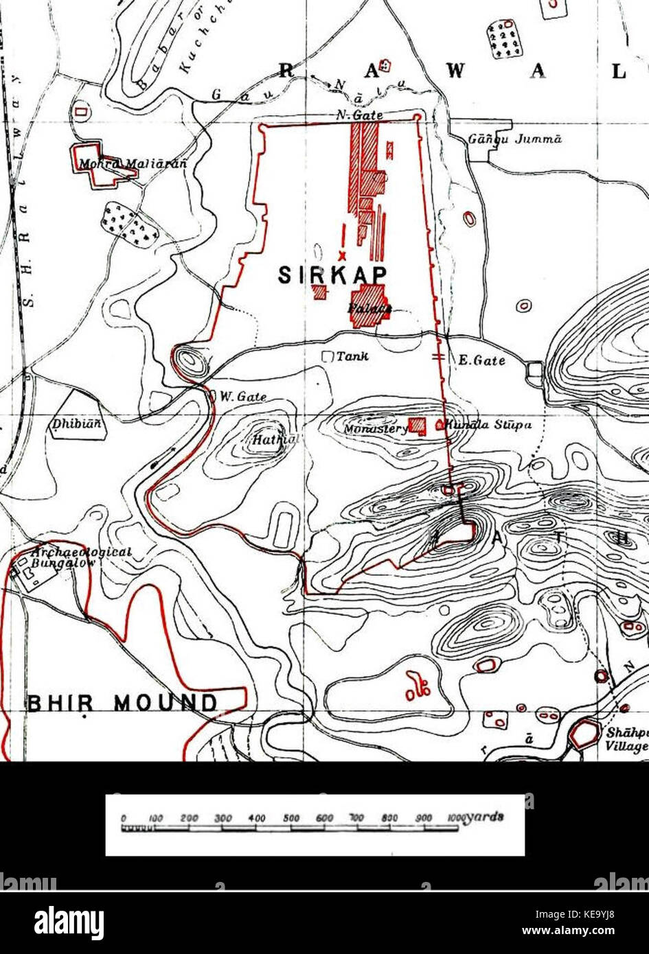 Una mappa storica degli scavi archeologici di Sirkap nel 1918, che documenta i siti di scavo di questa antica città nell'odierno Pakistan, mostrando i resti dell'insediamento greco. Foto Stock