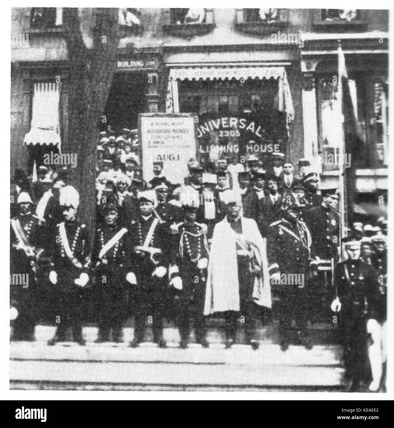 Questa immagine del 1922 mostra la stamperia Unia, offrendo uno sguardo sulla produzione dell'era industriale e sul suo impatto sull'editoria. Foto Stock