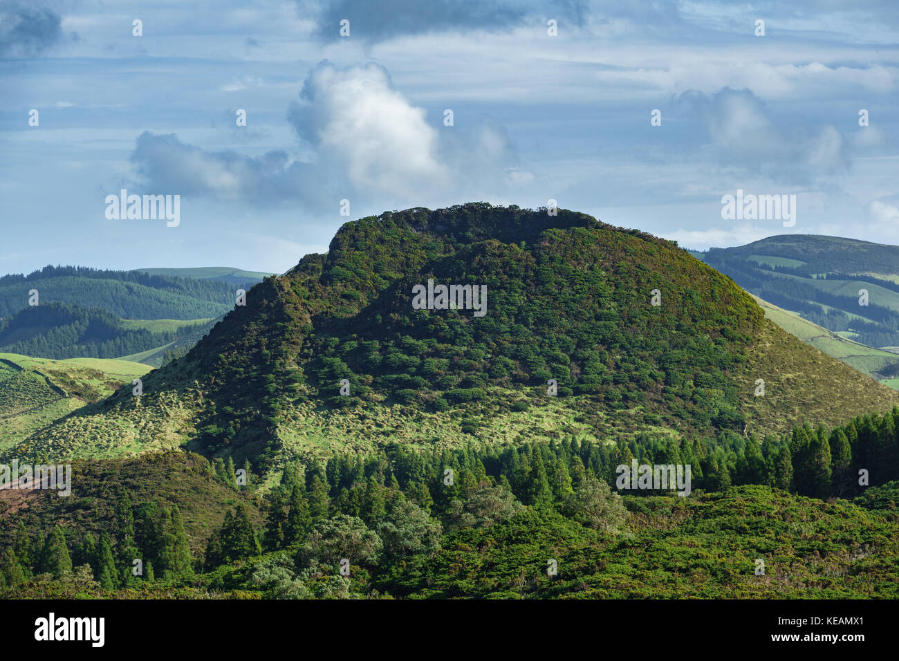 Parte superiore del cratere del vulcano nelle isole Azzorre, terceira Foto Stock