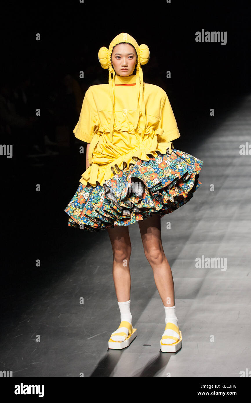 Tokyo, Giappone. Xix oct, 2017. 2017/10/19 tokyo, amazon la settimana della moda di Tokyo 2018 s/s marca, moda asiatica incontra filippine designer, jaggy (foto di Michael steinebach/aflo) Credito: aflo co. ltd./alamy live news Foto Stock