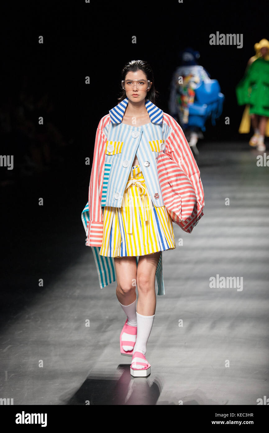 Tokyo, Giappone. Xix oct, 2017. 2017/10/19 tokyo, amazon la settimana della moda di Tokyo 2018 s/s marca, moda asiatica incontra filippine designer, jaggy (foto di Michael steinebach/aflo) Credito: aflo co. ltd./alamy live news Foto Stock