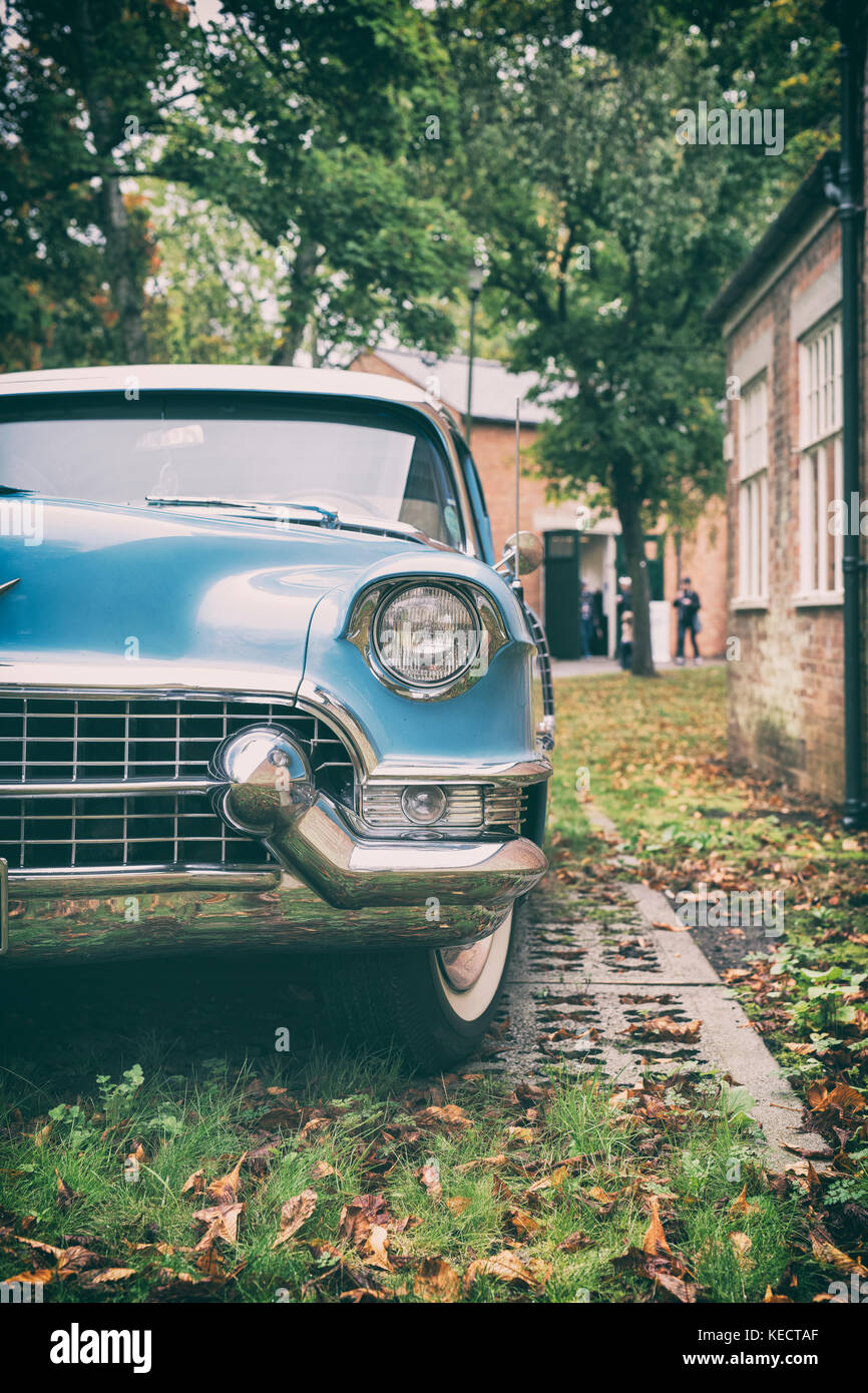 1955 Cadillac salone a Bicester Heritage Centre, Oxfordshire, Regno Unito. Classic American car. Regno Unito. Vintage filtro applicato Foto Stock