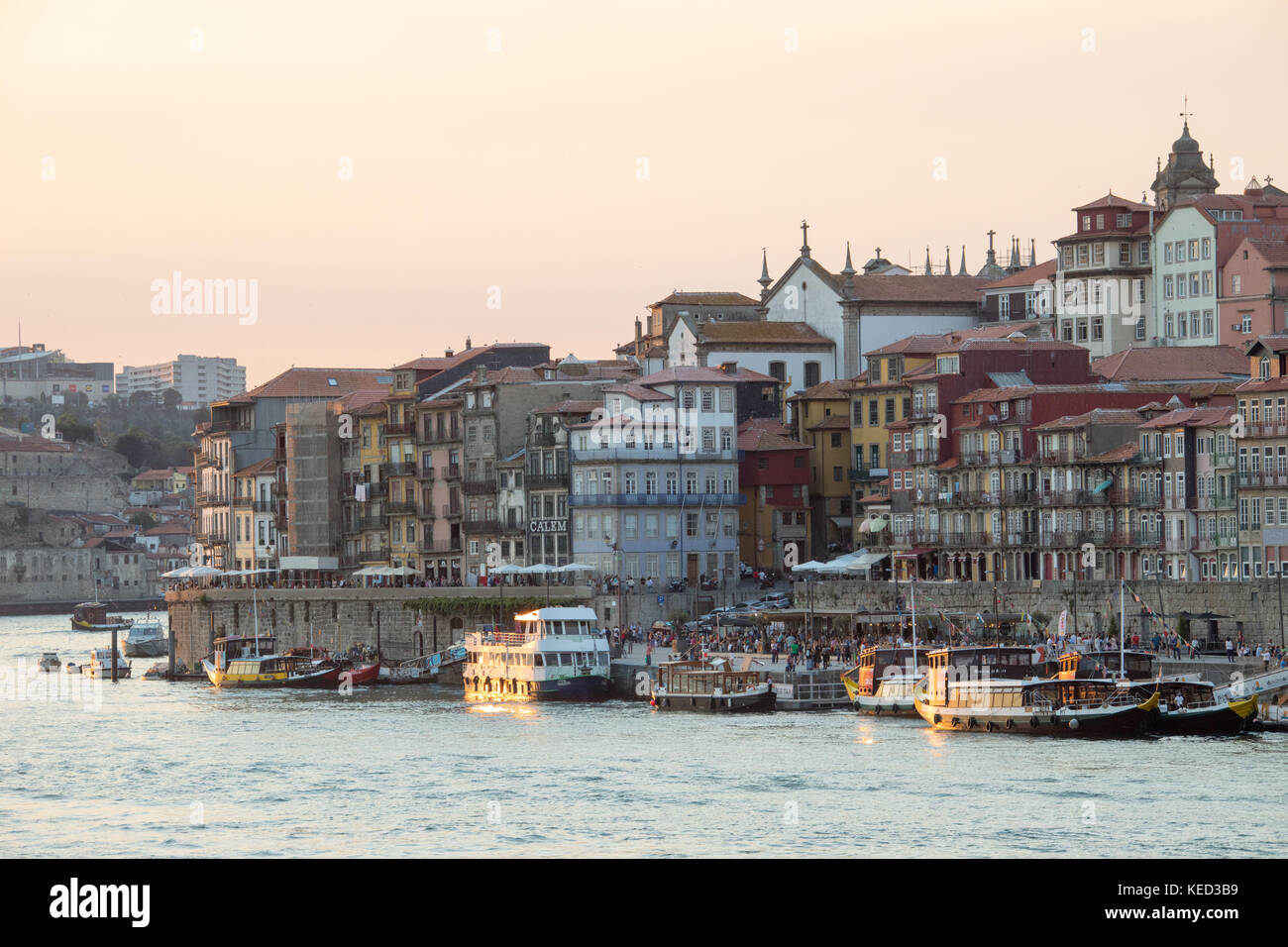 Douro riverfront, Porto, Portogallo Foto Stock