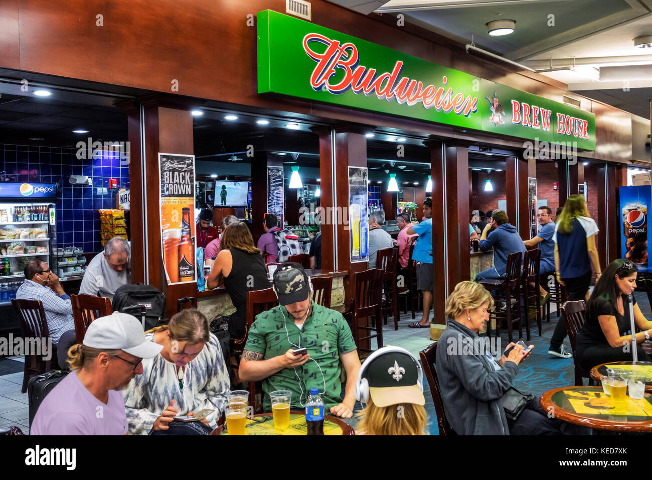 Miami Florida, mia, Aeroporto Internazionale di Miami, Brew House, Budweiser, ristoranti, ristoranti, ristoranti, ristoranti, ristoranti, ristoranti, ristoranti, ristoranti, ristoranti, ristoranti, ristoranti, caffetterie, bistrot, birreria Foto Stock