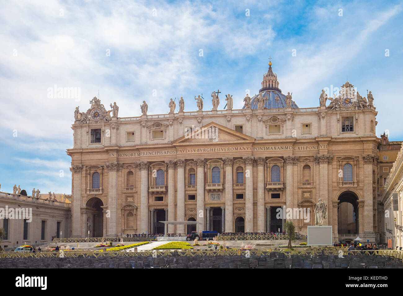 La Basilica Papale di San Pietro presso lo Stato della Città del Vaticano a Roma, Italia. Foto Stock