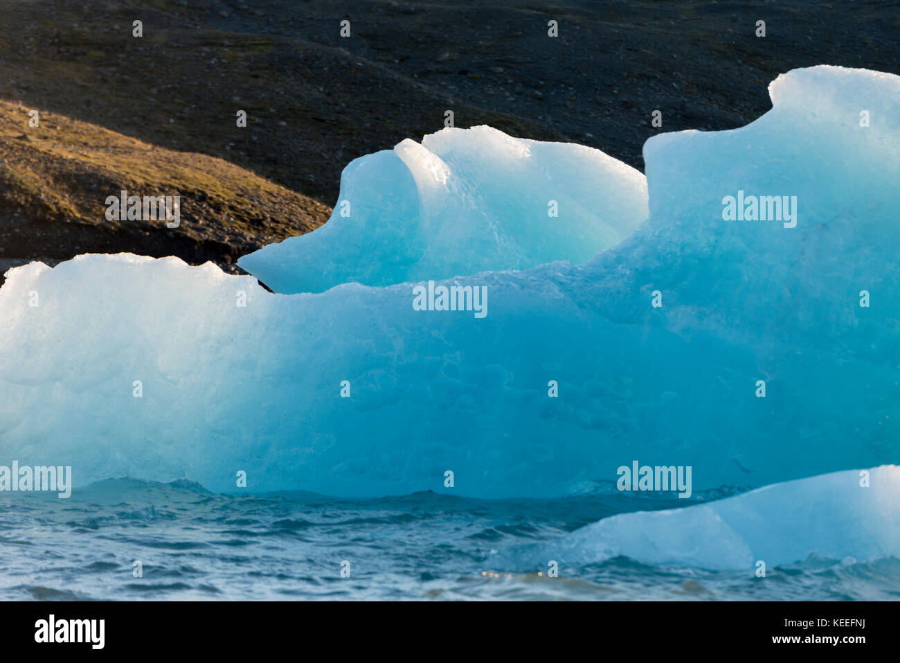 Iceberg a laguna glaciar Foto Stock