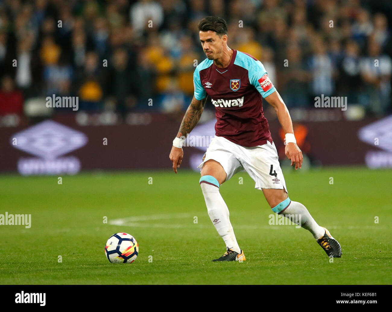 Londra, Regno Unito. Xx Ottobre 2017. Jose Fonte del West Ham United durante il match di Premier League tra il West Ham United v Brighton e Hove Albion ha suonato presso la London Stadium, Londra, Regno Unito. Credito: Jason Mitchell/Alamy Live News Foto Stock