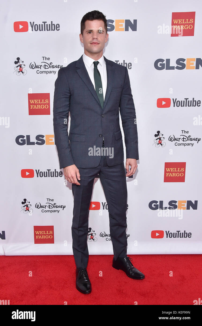 Beverly Hills, in California, Stati Uniti d'America. Xx oct, 2017. charlie carver arriva per il glsen rispetto awards 2017 al xbeverly wilshire hotel. Credito: lisa o'connor/zuma filo/alamy live news Foto Stock