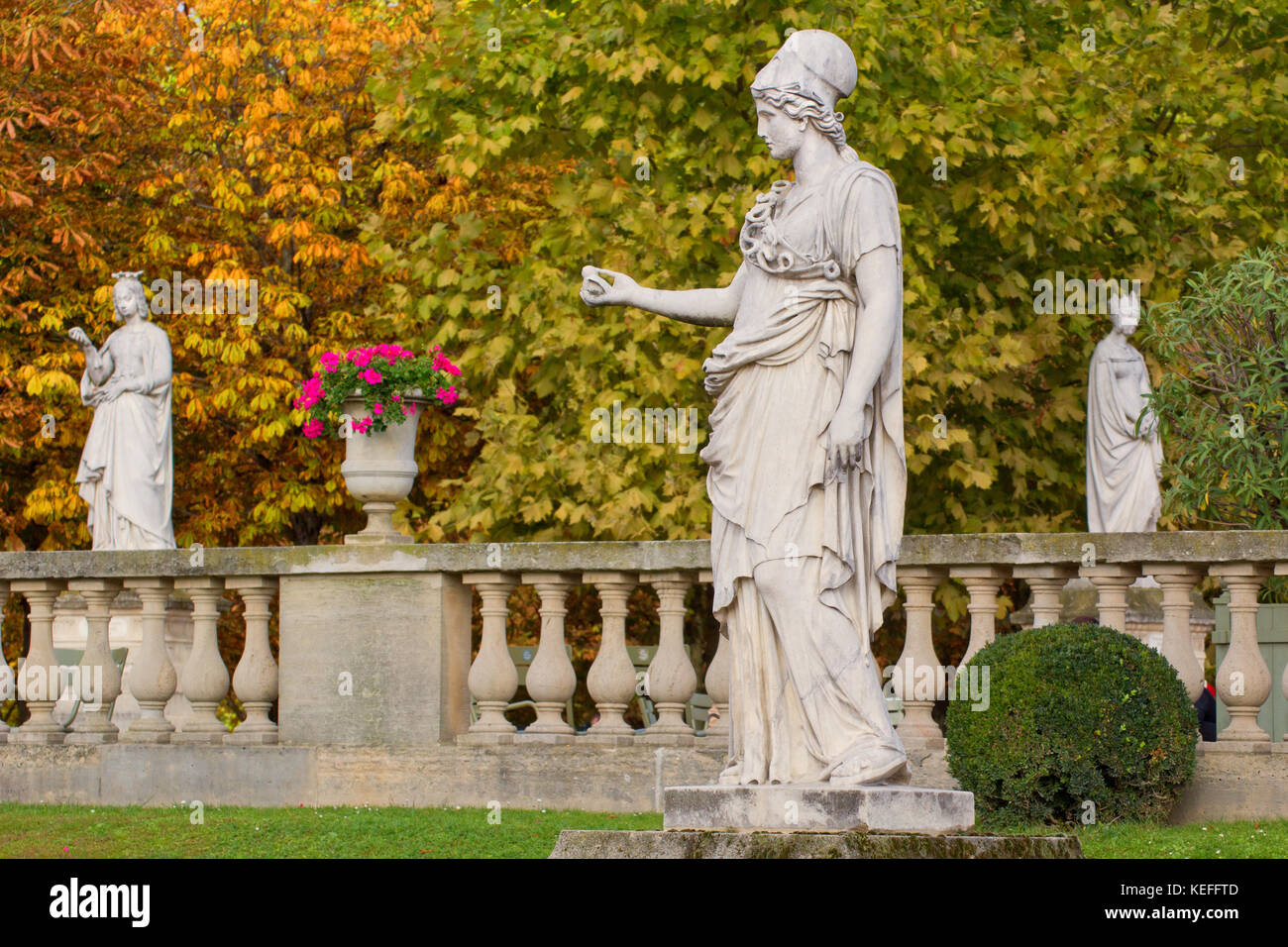 Anne de Bretagne, Minerve à la chouette e Marguerite de Provence - Jardin du Luxembourg - Parigi Foto Stock