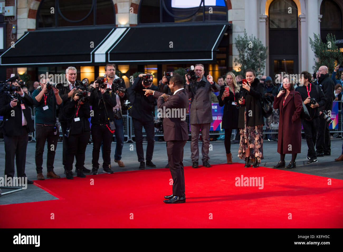 London.UK. Jason Mitchell alla Royal Bank of Canada Gala & European Premiere of 'Mudbound'. 61st BFI London Film Festival 5th Ottobre 2017 Ref:LMK386-S816-061017 Gary Mitchell/Landmark Media WWW.LMKMEDIA.COM Foto Stock