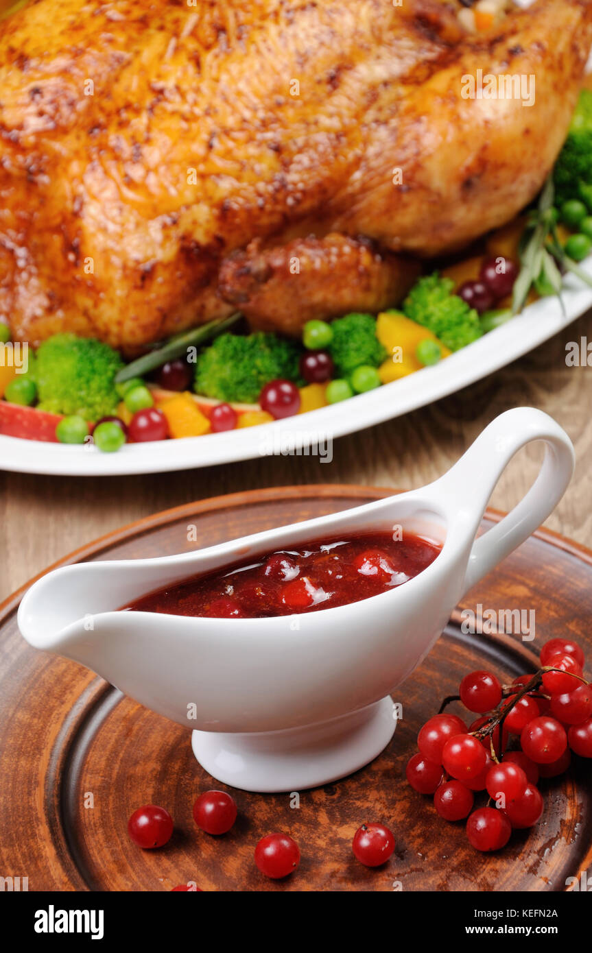 Salsa tradizionale di mirtillo-arancio per il tacchino nel menu del Ringraziamento Foto Stock