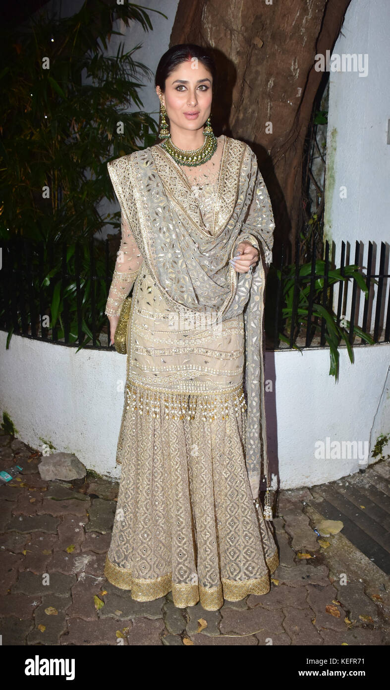 Mumbai, India. Xix oct, 2017. indian film attrice kareena kapoor khan frequentare la AAMIR KHAN's diwali partito al suo recidency a Bandra, mumbai credito: azhar khan/Pacific press/alamy live news Foto Stock