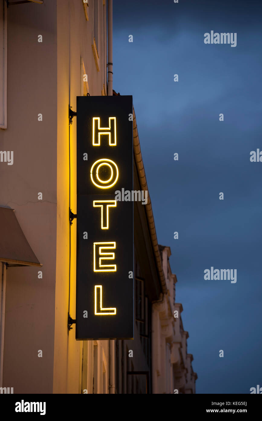 Facciata di un hotel con il cartello luminoso . Copenhagen, Danimarca,l'Europa Foto Stock