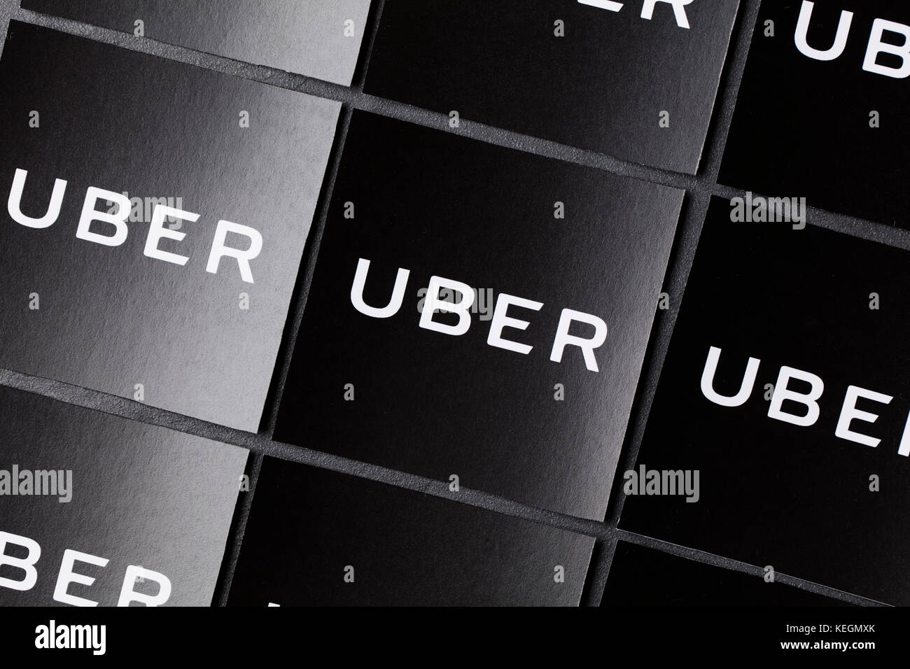 Una fotografia del logo uber. uber è un popolare stile taxi servizio trasporto applicazione, fondata nel 2009 Foto Stock