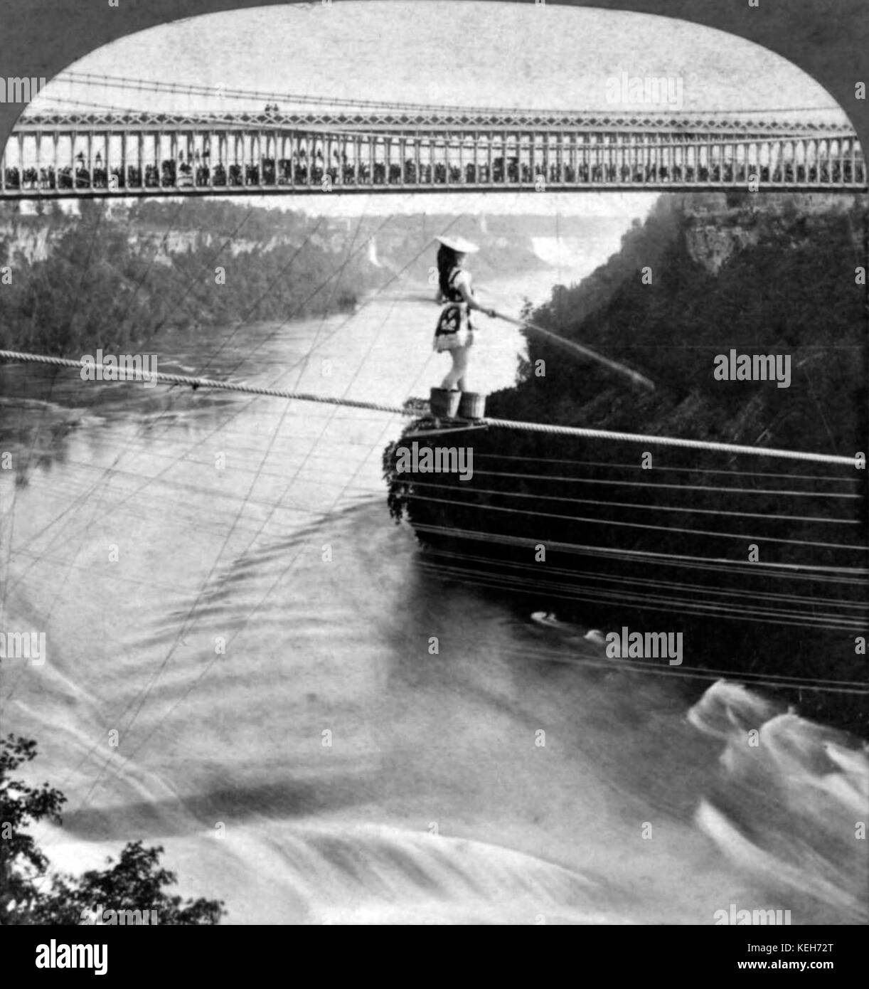 Per tutto il tempo signorina Maria Spelterina nelle sue alte prestazioni di corda (vista da destra) Foto Stock