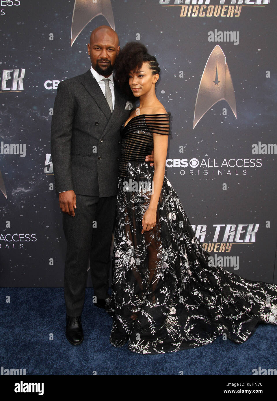 Star Trek: Discovery Premiere si tiene all'ArcLight Cinerama Dome di Hollywood - arrivi con: Sonequa Martin-Green, Husband Kenric Green dove: Los Angeles, California, Stati Uniti quando: 20 settembre 2017 credito: Adriana M. Barraza/WENN.com Foto Stock
