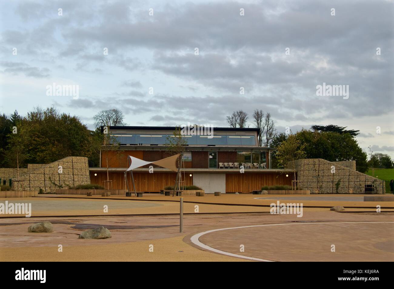 Cassiobury Park il mozzo e il padiglione Tè, Cassiobury Park, Watford, Regno Unito Foto Stock