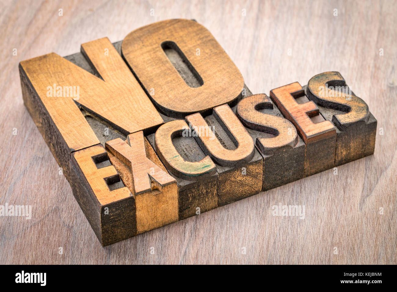 Non ci sono scuse parola abstract in rilievografia vintage tipo legno Foto Stock