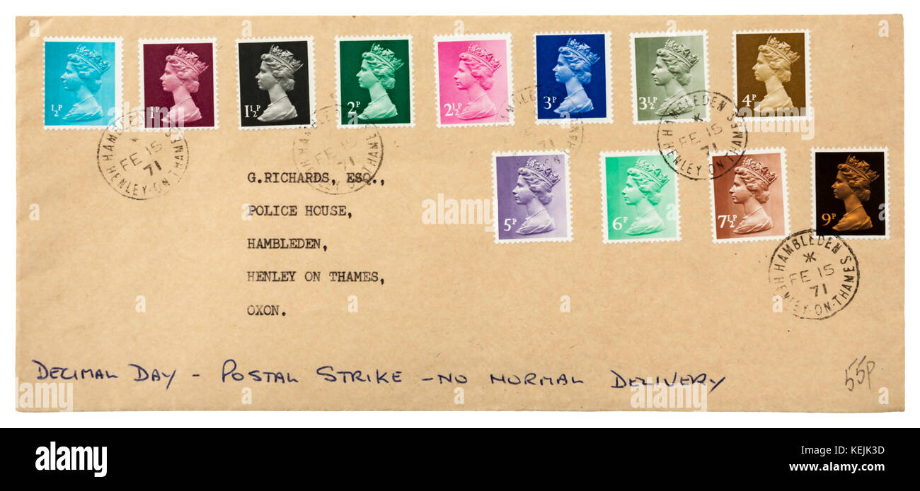 Lettera spedita e affrancate durante la Gran Bretagna è sempre primo sciopero postale sulla giornata decimale, 15 febbraio 1971, quando la Gran Bretagna commutato in moneta decimale Foto Stock