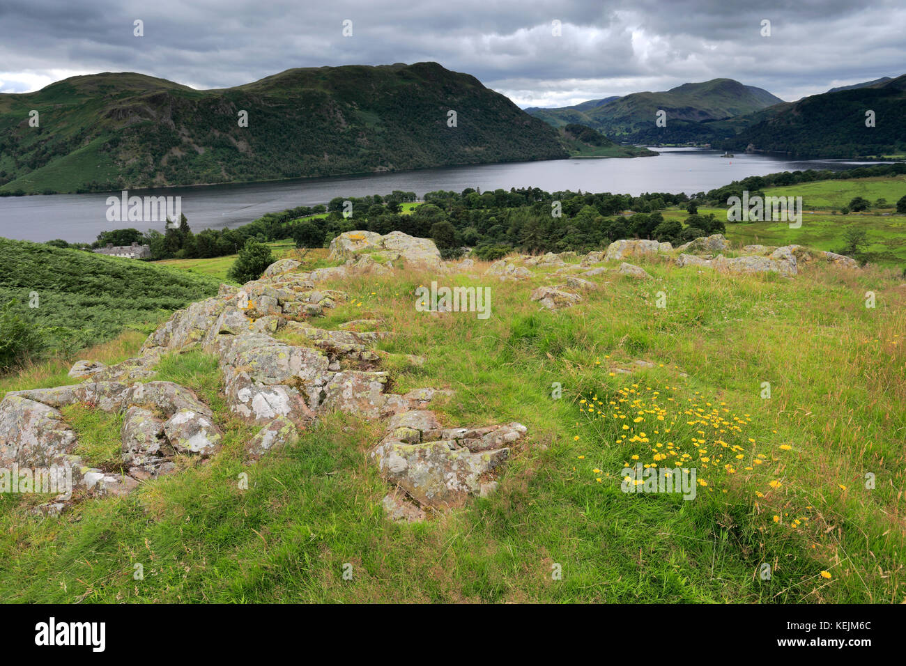 Vista sul lago di Ullswater da Gowbarrow cadde, Parco Nazionale del Distretto dei Laghi, Cumbria, England, Regno Unito Foto Stock