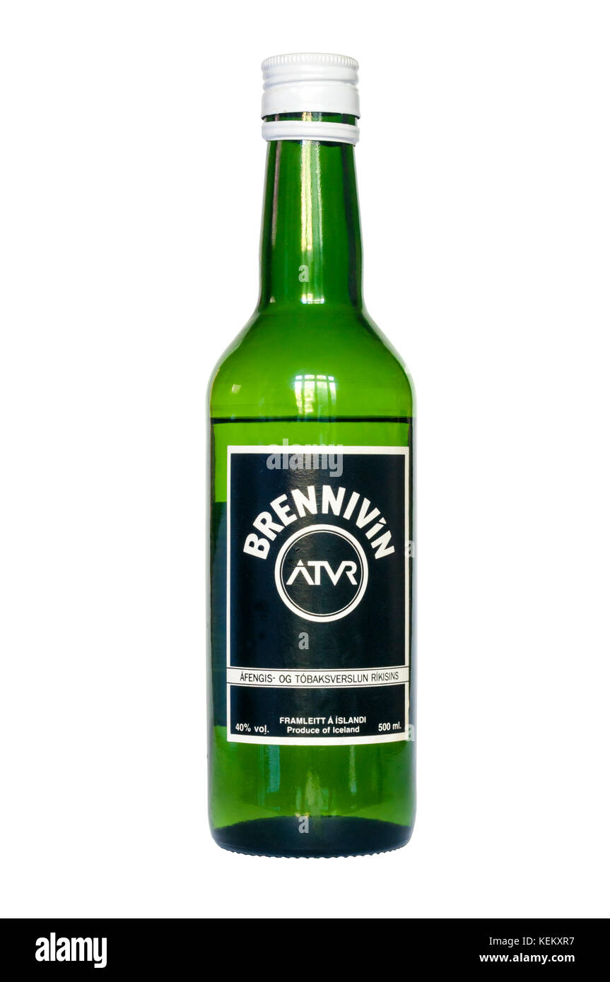 Bottiglia di Brennivin da c1990 quando viene prodotto in regime di monopolio da parte dell'Islanda è di proprietà dello Stato società alcool Áfengis- og tóbaksverslun ríkisins o ÁTVR Foto Stock