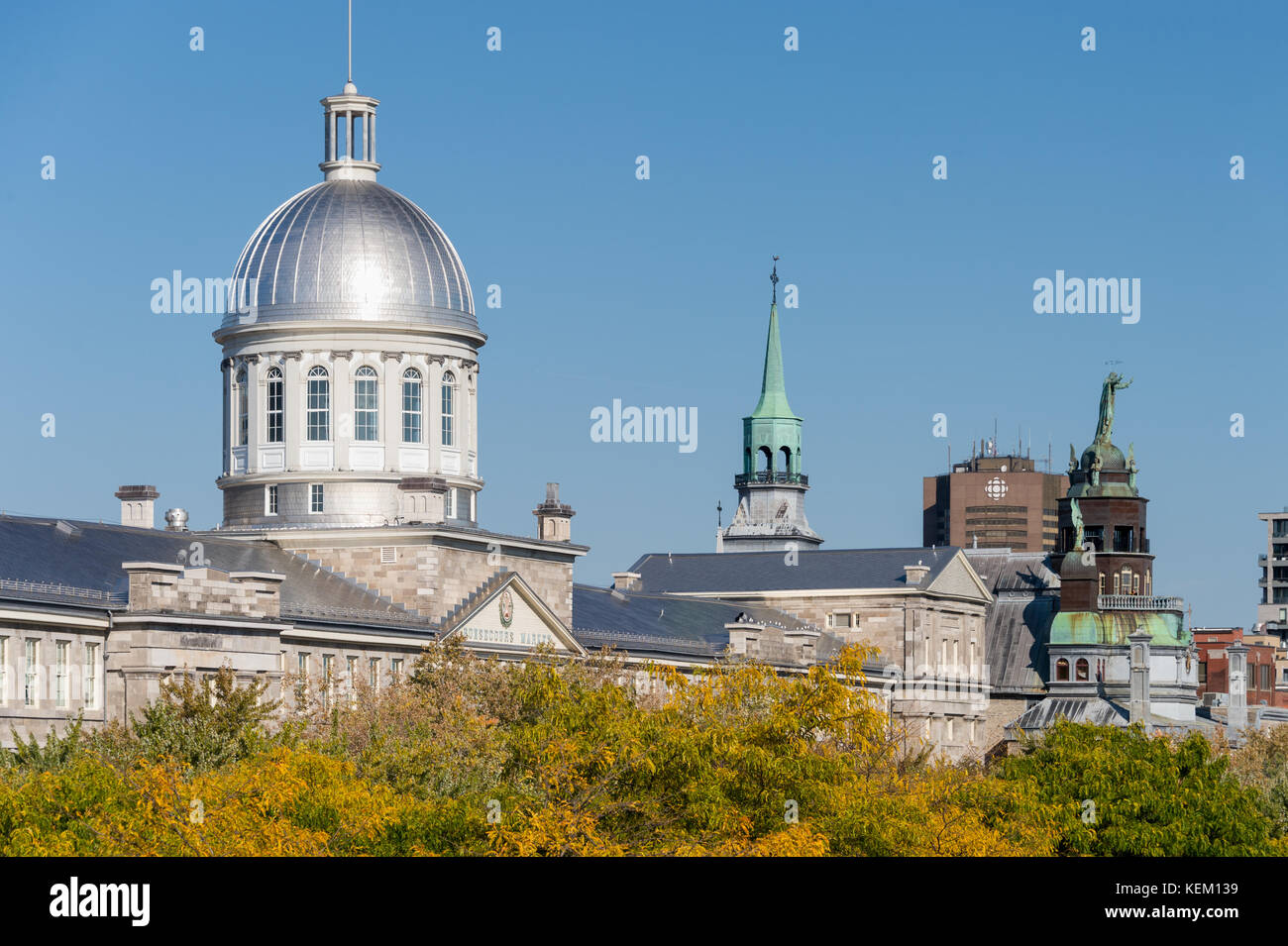 Montreal, ca - 21 ottobre 2017: Mercato di Bonsecours nel vecchio porto di Montreal, in autunno Foto Stock