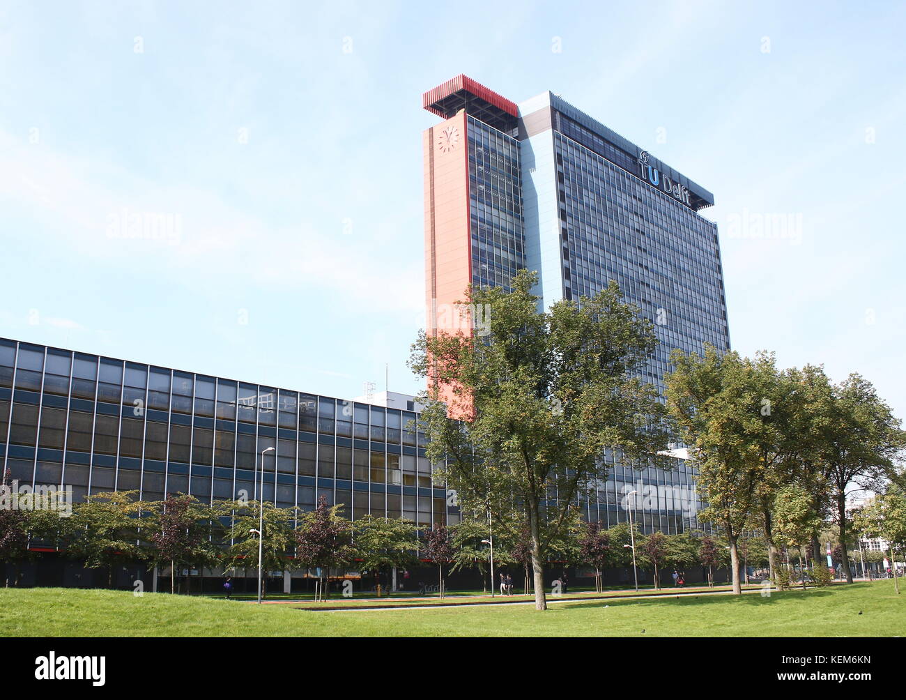 Tecnica di Delft University campus, Paesi Bassi. 90m alto grattacielo della Facoltà di Ingegneria Elettrica, Matematica e Informatica (EEMCS). Foto Stock