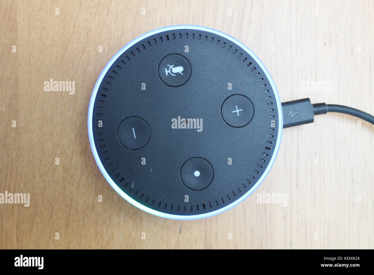 Alexa eco dot da Amazon Foto Stock