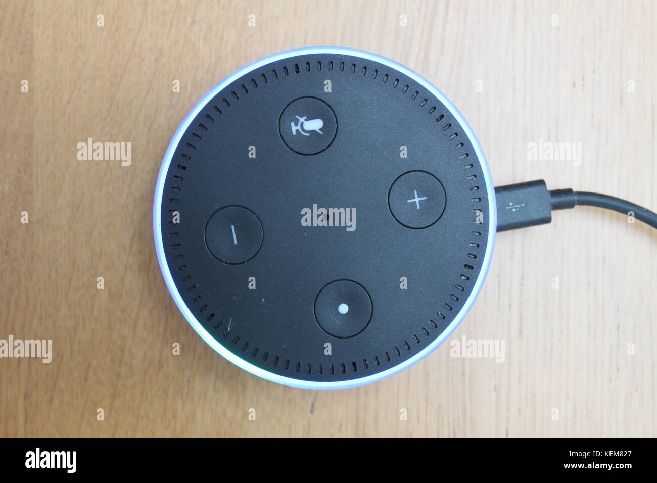 Alexa eco dot da Amazon Foto Stock