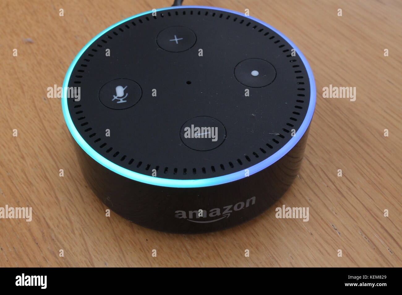 Alexa eco dot da Amazon Foto Stock