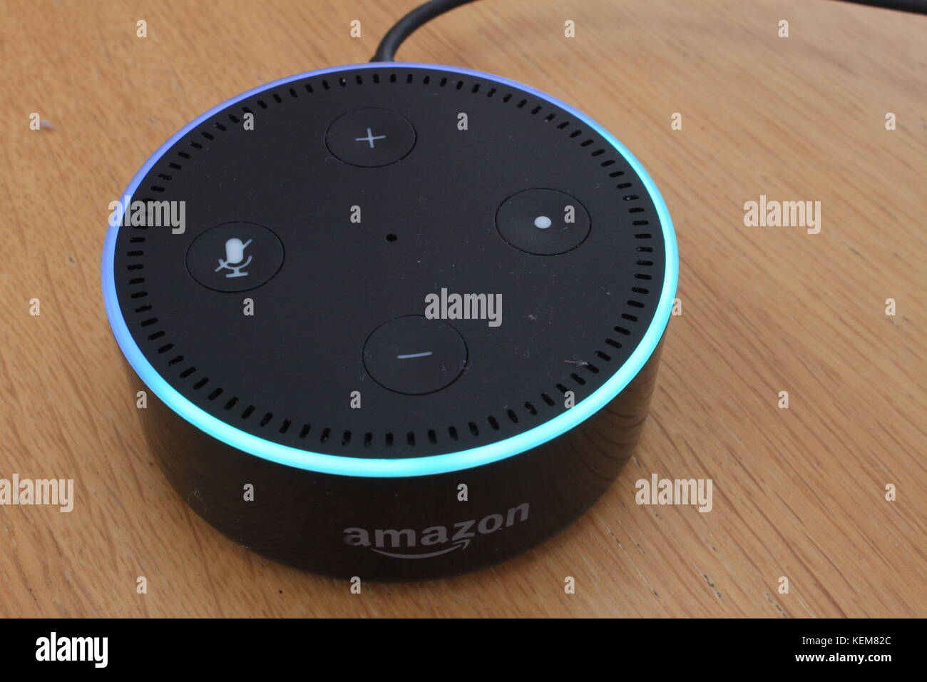 Alexa eco dot da Amazon Foto Stock