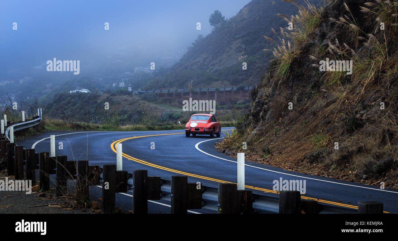 Porsche degli anni '60 Classic sulla California Coastal Highway Foto Stock
